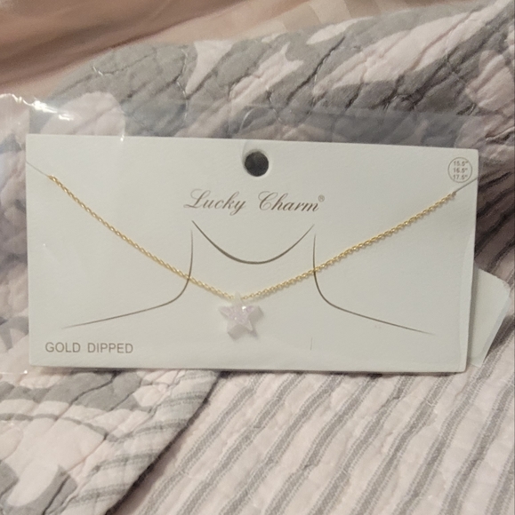 Lucky Charm NWT Sparkly Star Necklace - Picture 4 of 7